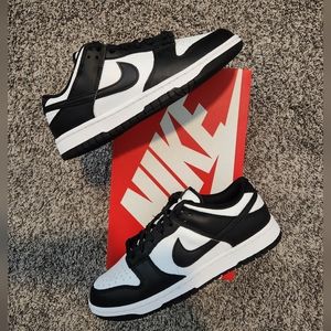 Nike Dunks Panda Men Size 9